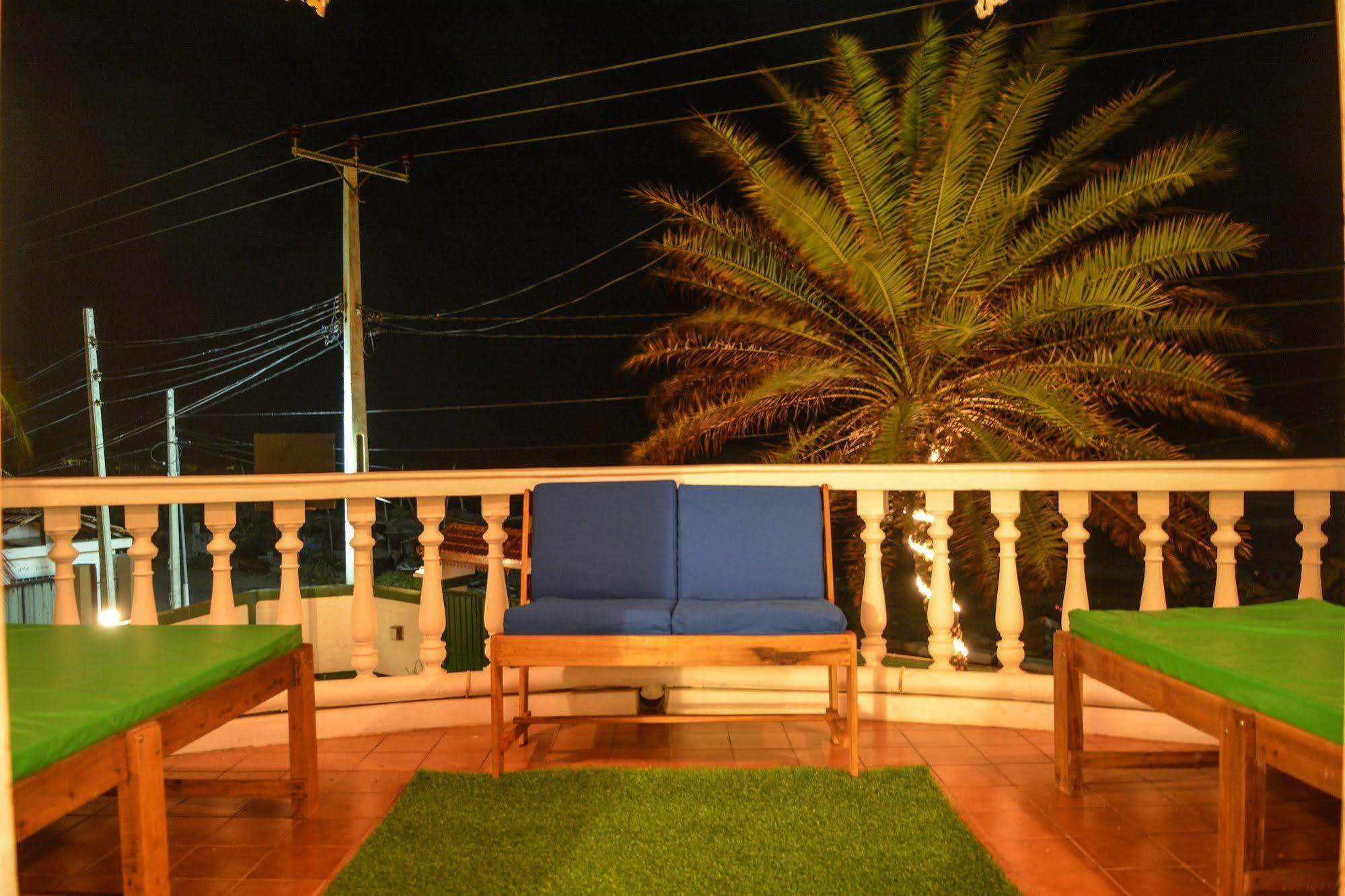 Explore Hostels Negombo Kochchikade Exteriör bild