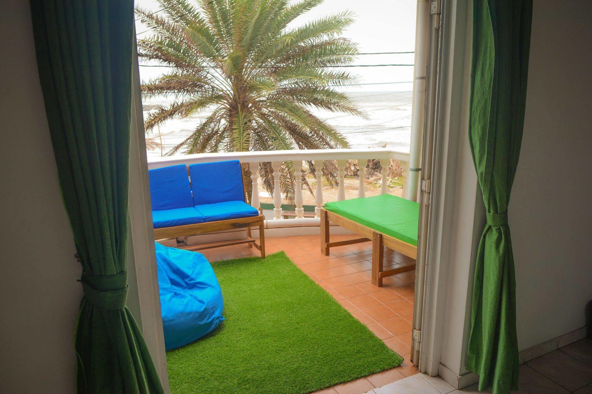 Explore Hostels Negombo Kochchikade Exteriör bild