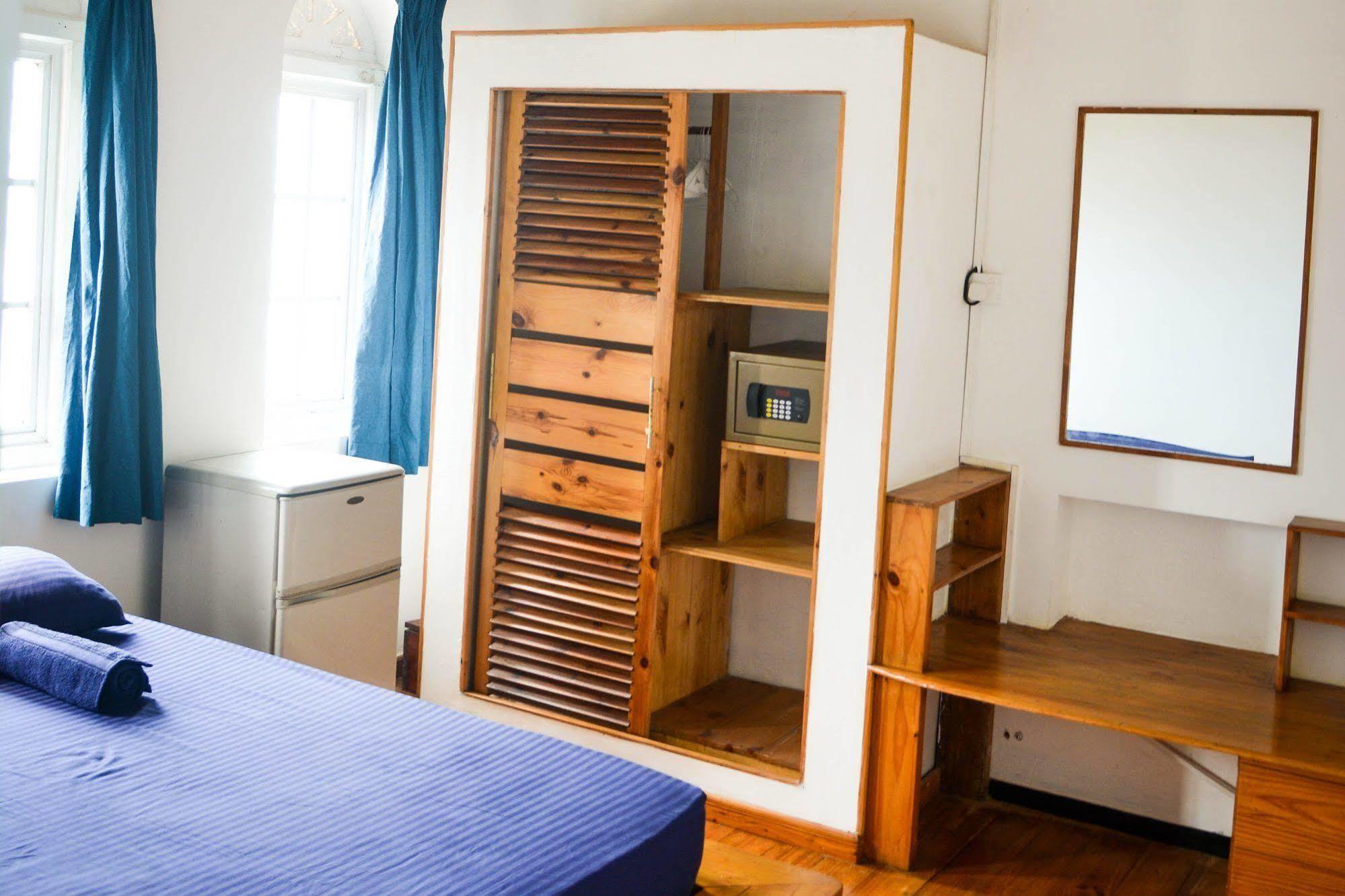 Explore Hostels Negombo Kochchikade Exteriör bild