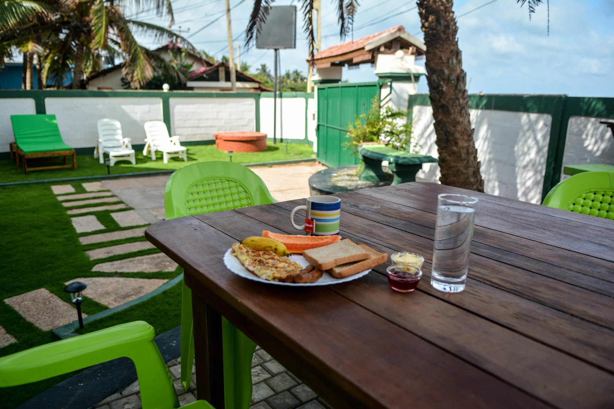 Explore Hostels Negombo Kochchikade Exteriör bild